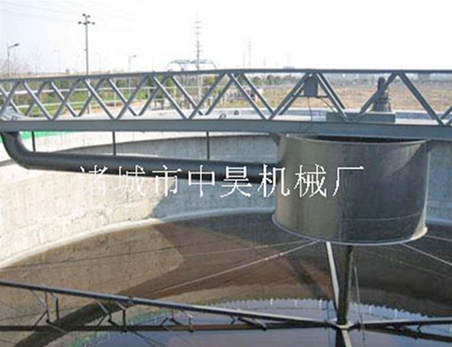 周边转动刮吸泥机
